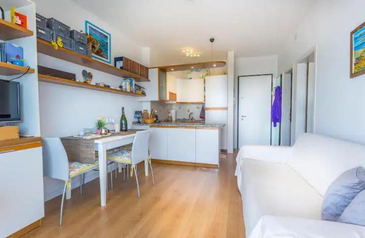 Splendido Attico, Piscina E Vista Mare Apartment Lignano Sabbiadoro Exterior photo